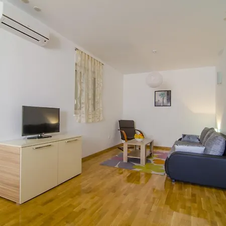 Dalmatian Sea Star * Split